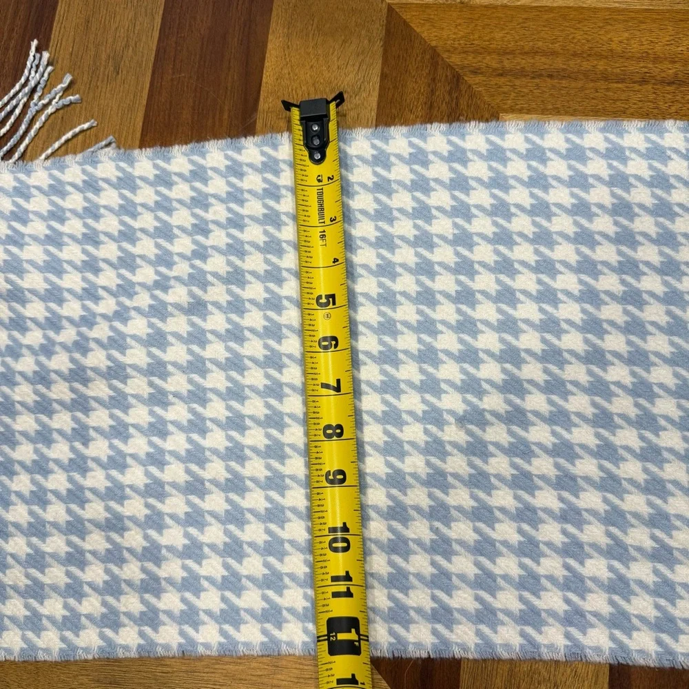 100% Cashmere made in Scotland Elegant Blue and White Houndstooth Scarf